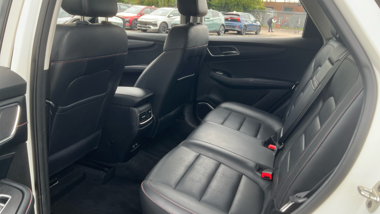 MG Hs 1.5 T-GDI Excite 5dr DCT Petrol Hatchback